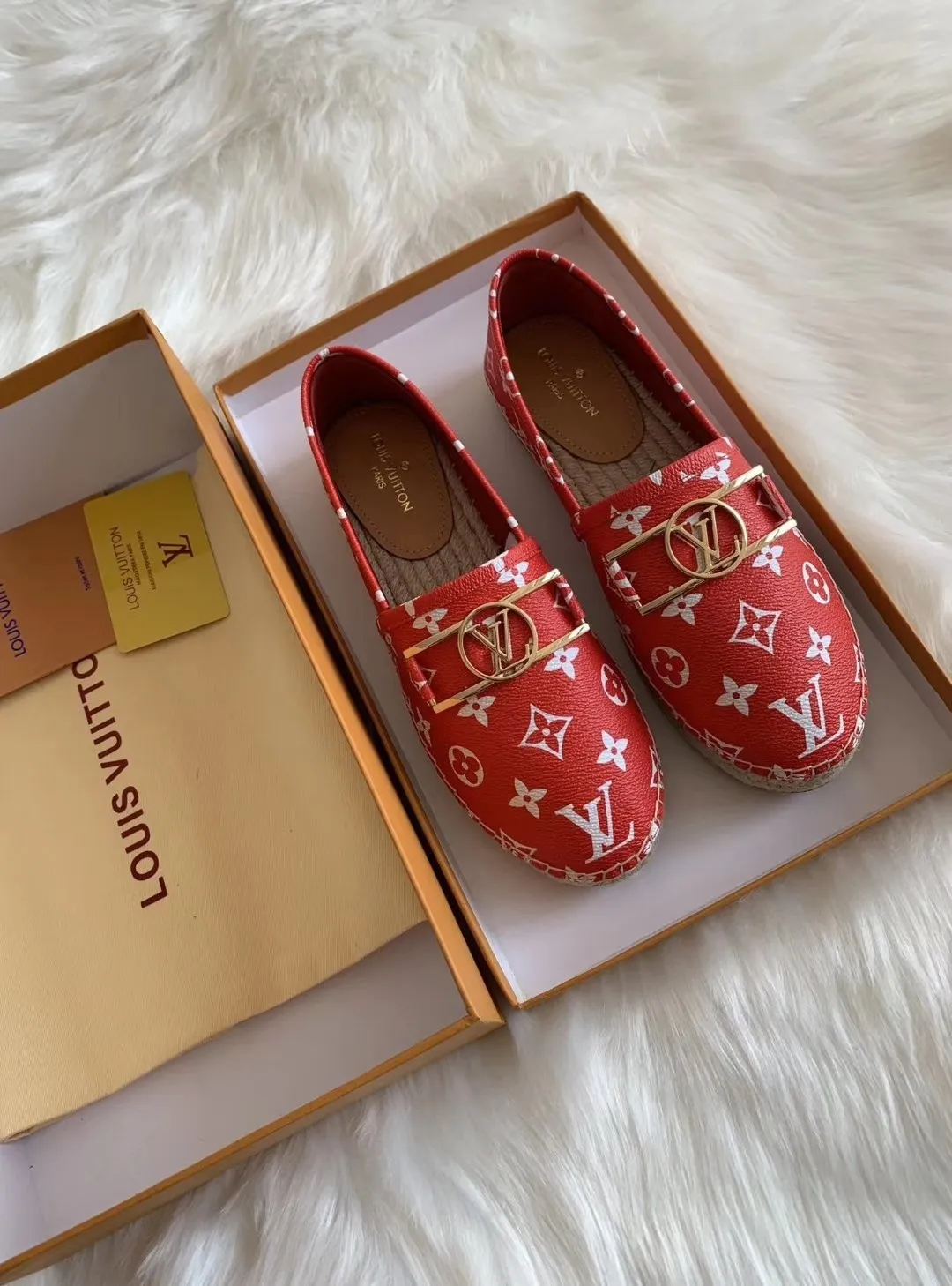 👟👟Ex-factory price 380👟👟 Lvui...Vuitt* on/】...Top purchasing agent, the highest version. Counter 19ss autumn and winter new straw woven women's, men's, mixed material gold thread letter fisherman shoes series, popular single shoes, beautiful on the feet. Purchase the authentic original build 6⃣Female model: sizes 34-41.